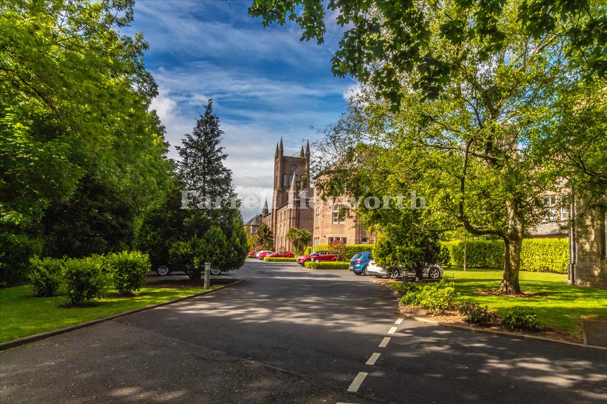 Kershaw Drive, Lancaster, LA1
